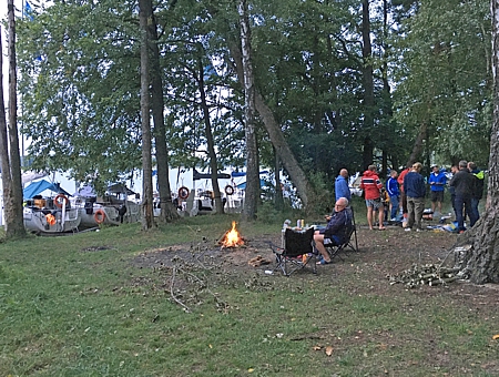 A tak byo po przyjedzie obozu. Na zdjeciu nie wida wszystkich dek i zgrai wrzeszczacych dzieciakw