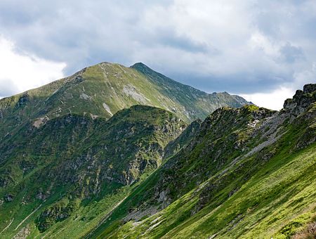 W dali Byszcz i Bystra